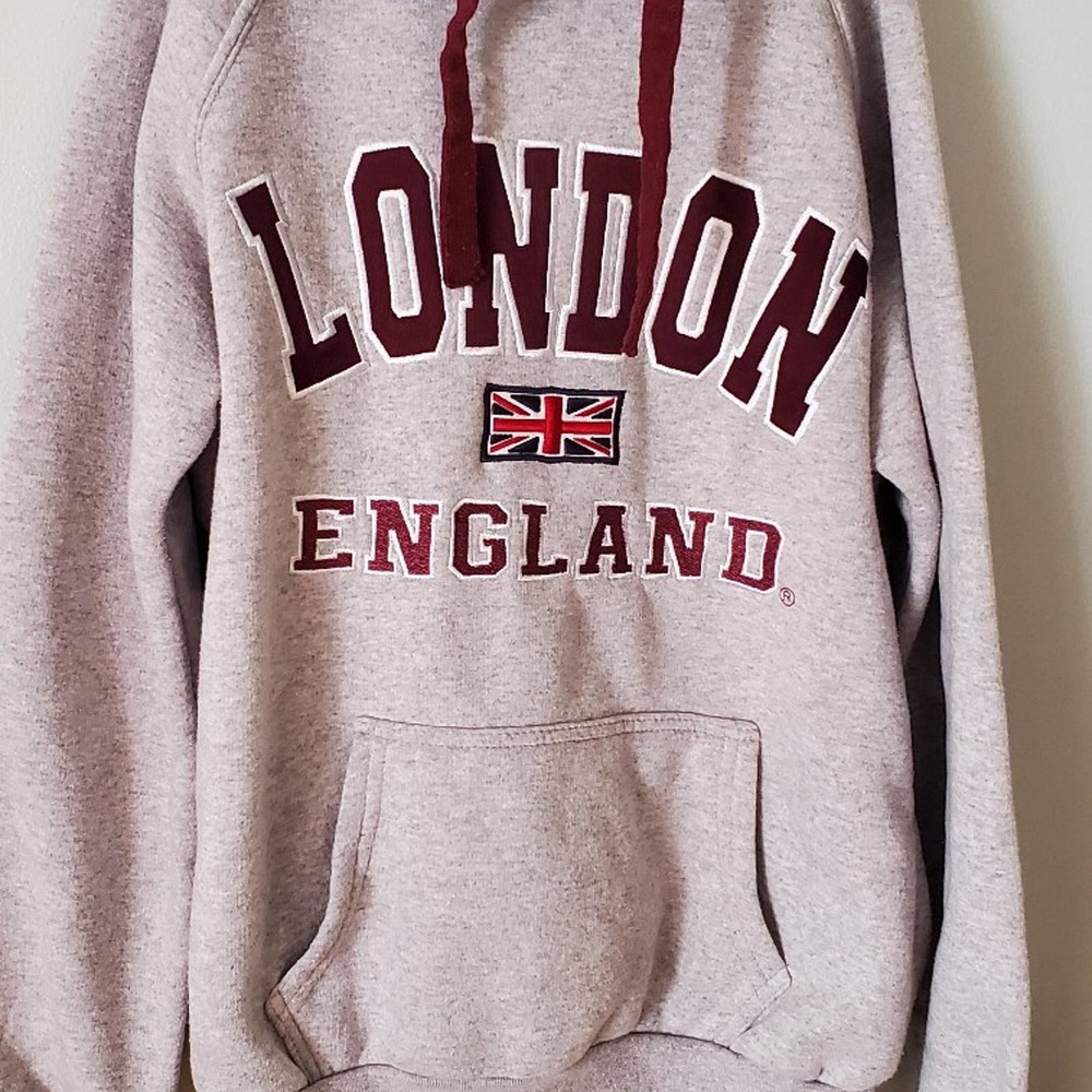 G-Crown Women London England hoodie kangaroo pockets. Gray and burgandy. Size M